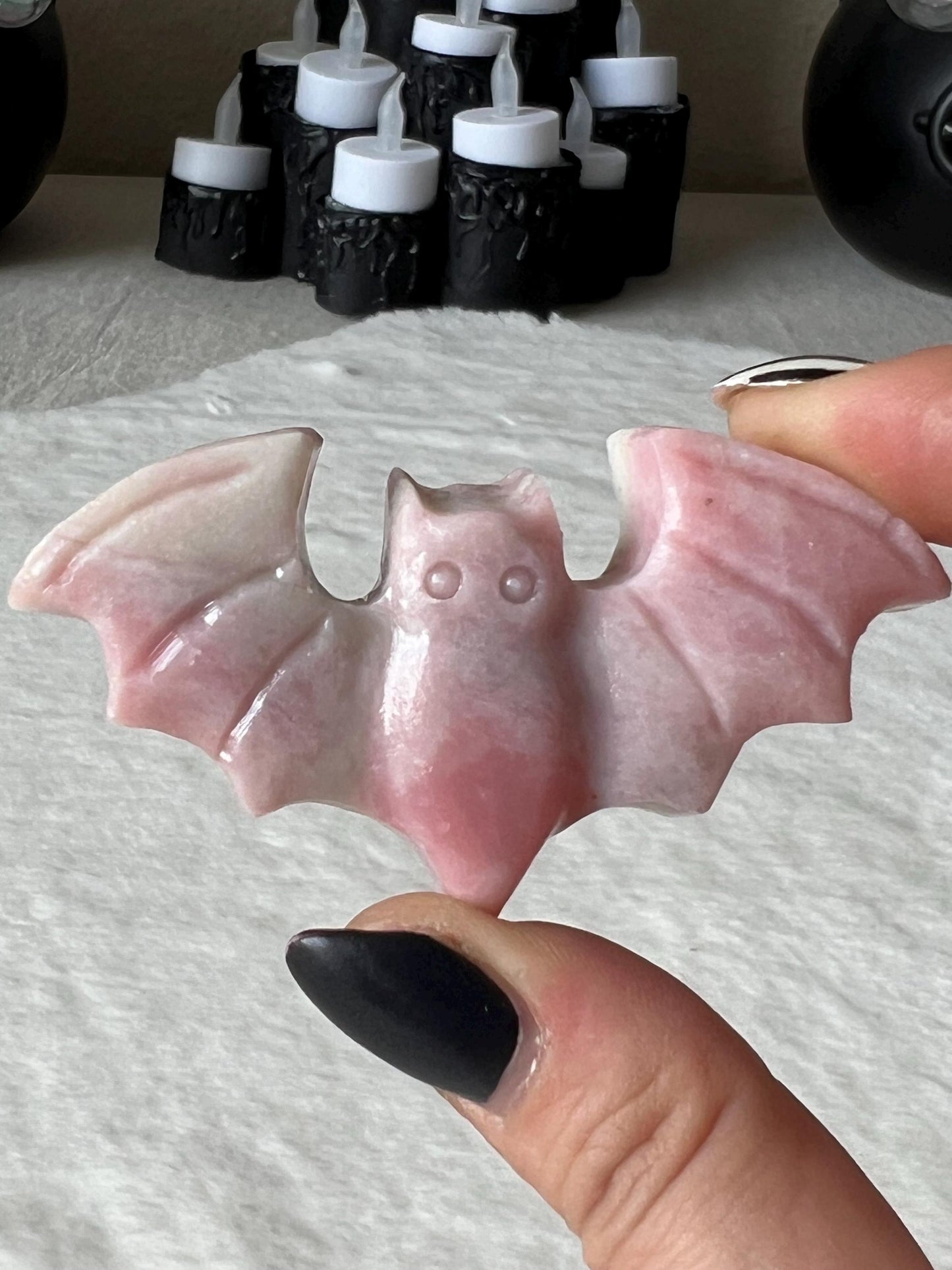 Fledermäuse aus verschiedenen Edelsteinen