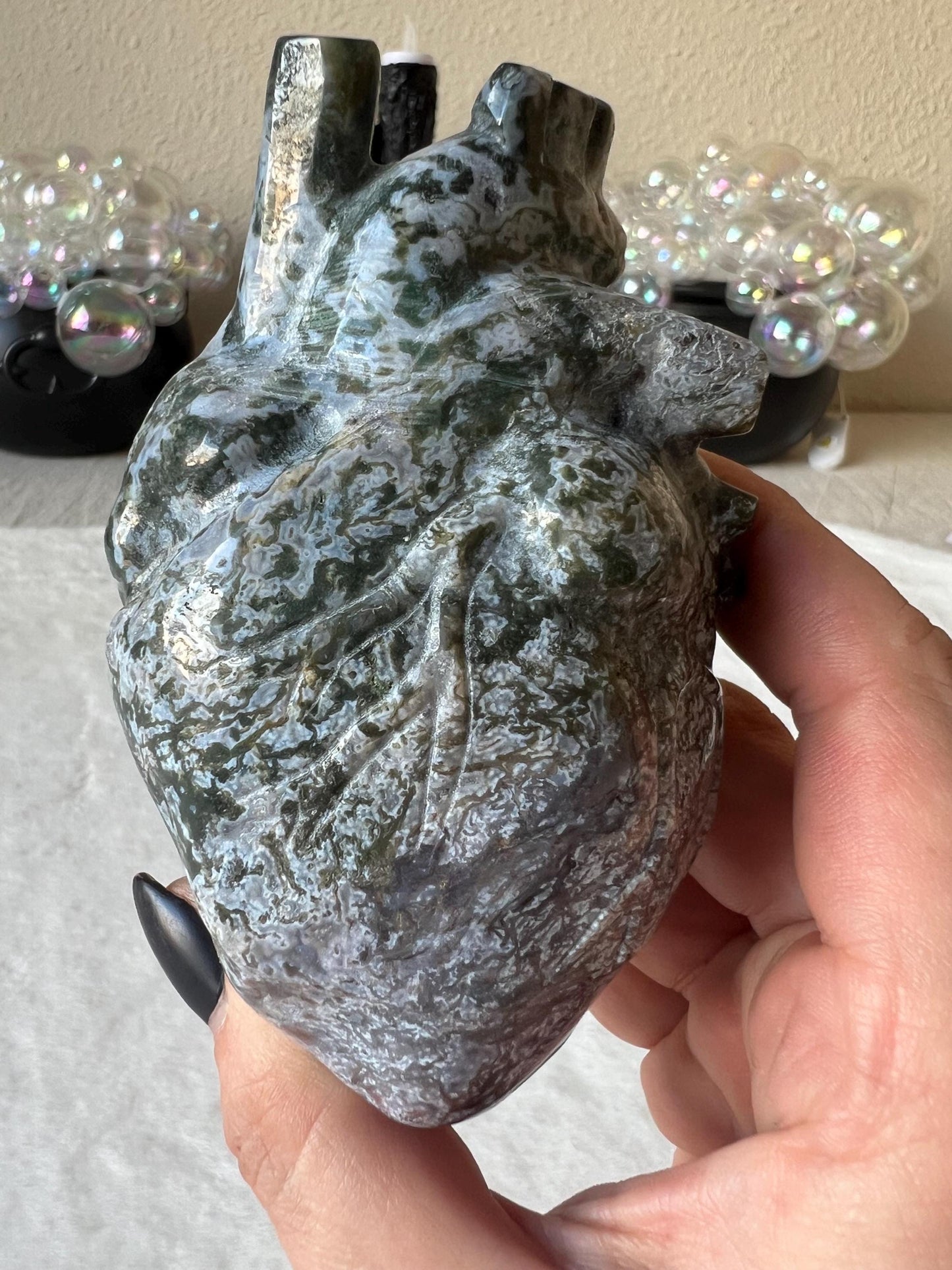 Anatomisches Herz aus Ozean Jaspis mit Moosachat