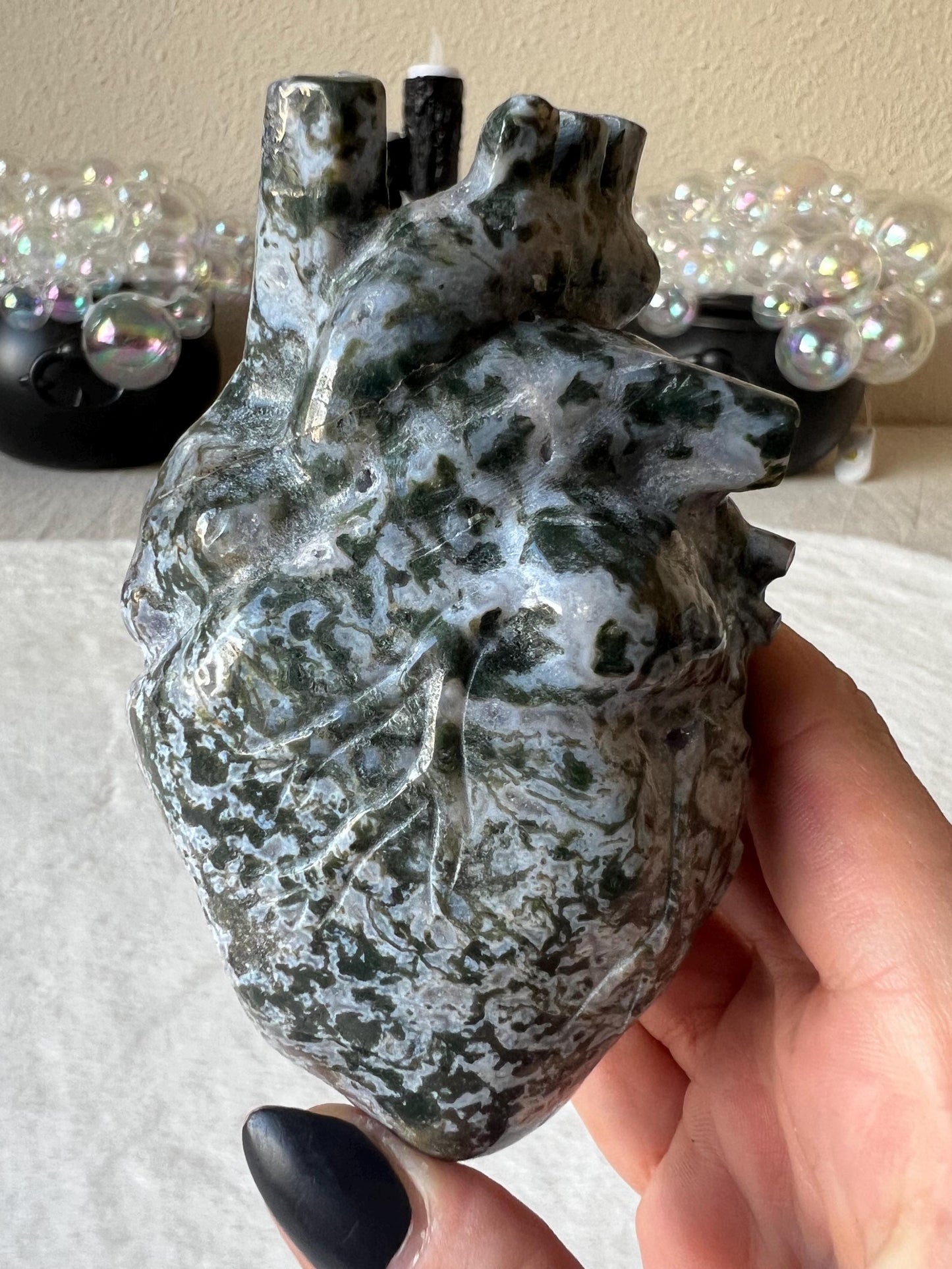 Anatomisches Herz aus Ozean Jaspis mit Moosachat