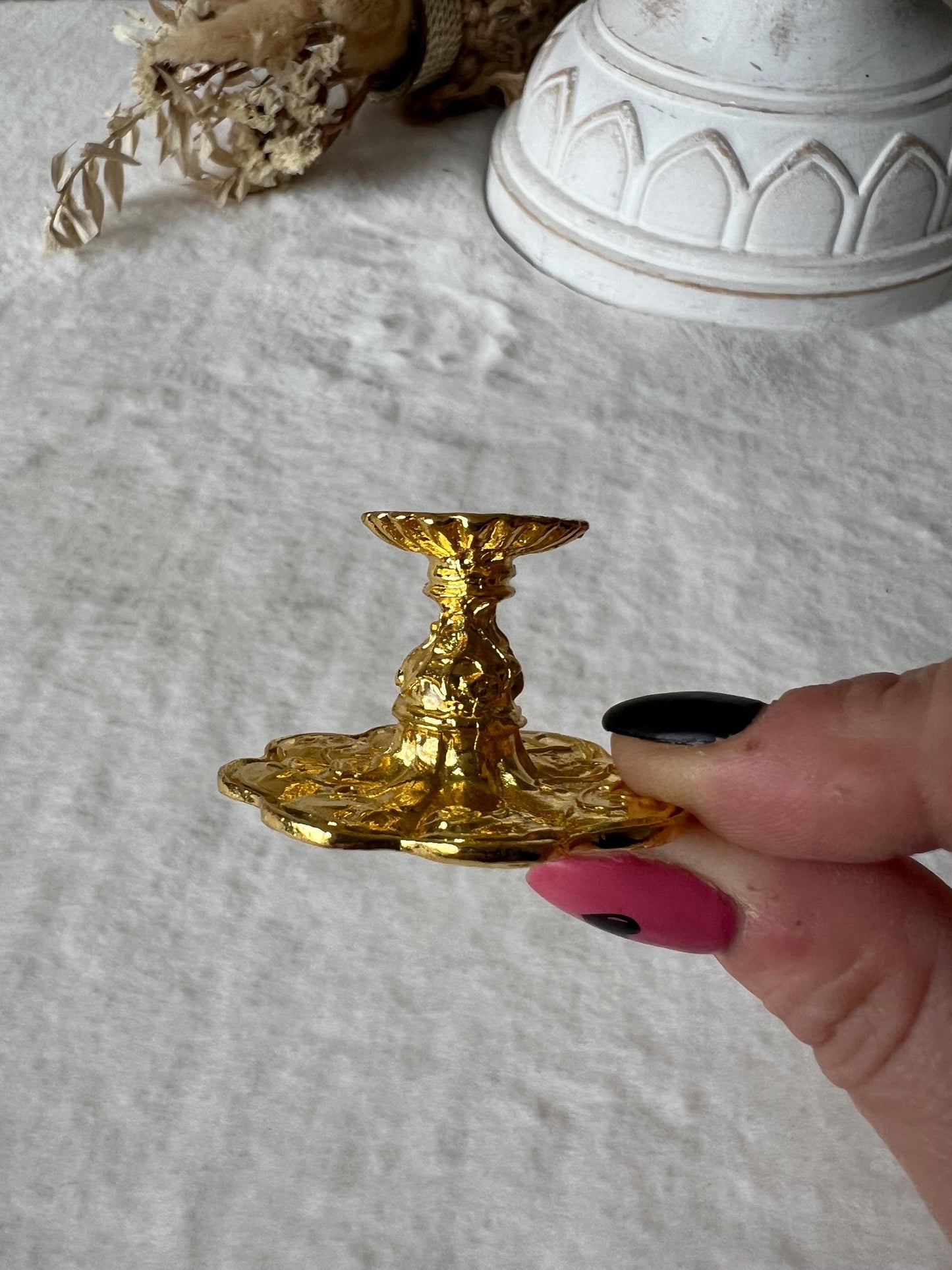Kugelhalter Brunnen und Herzen gold