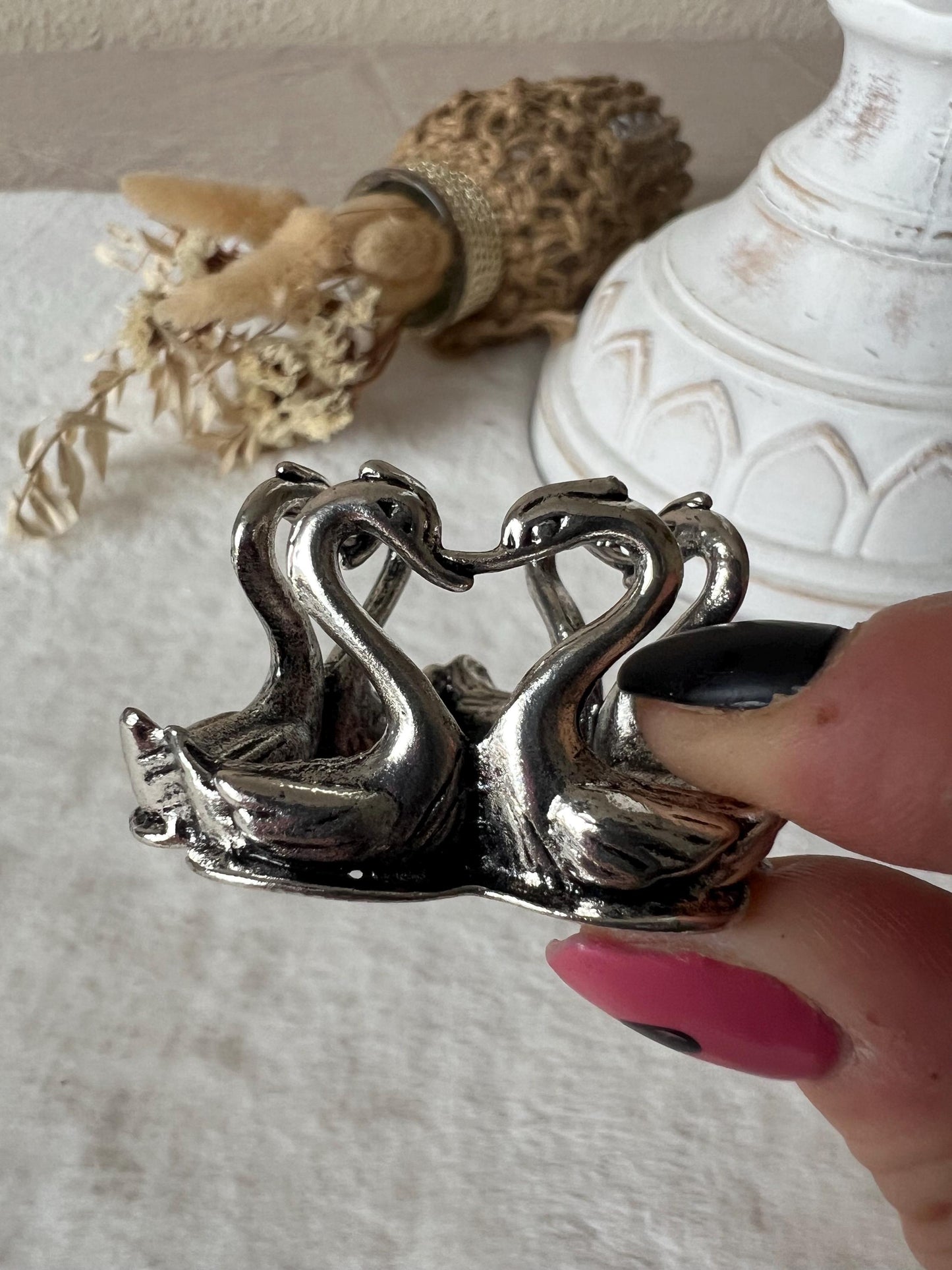 Schwanen Kugelhalter schwarz, silber und gold
