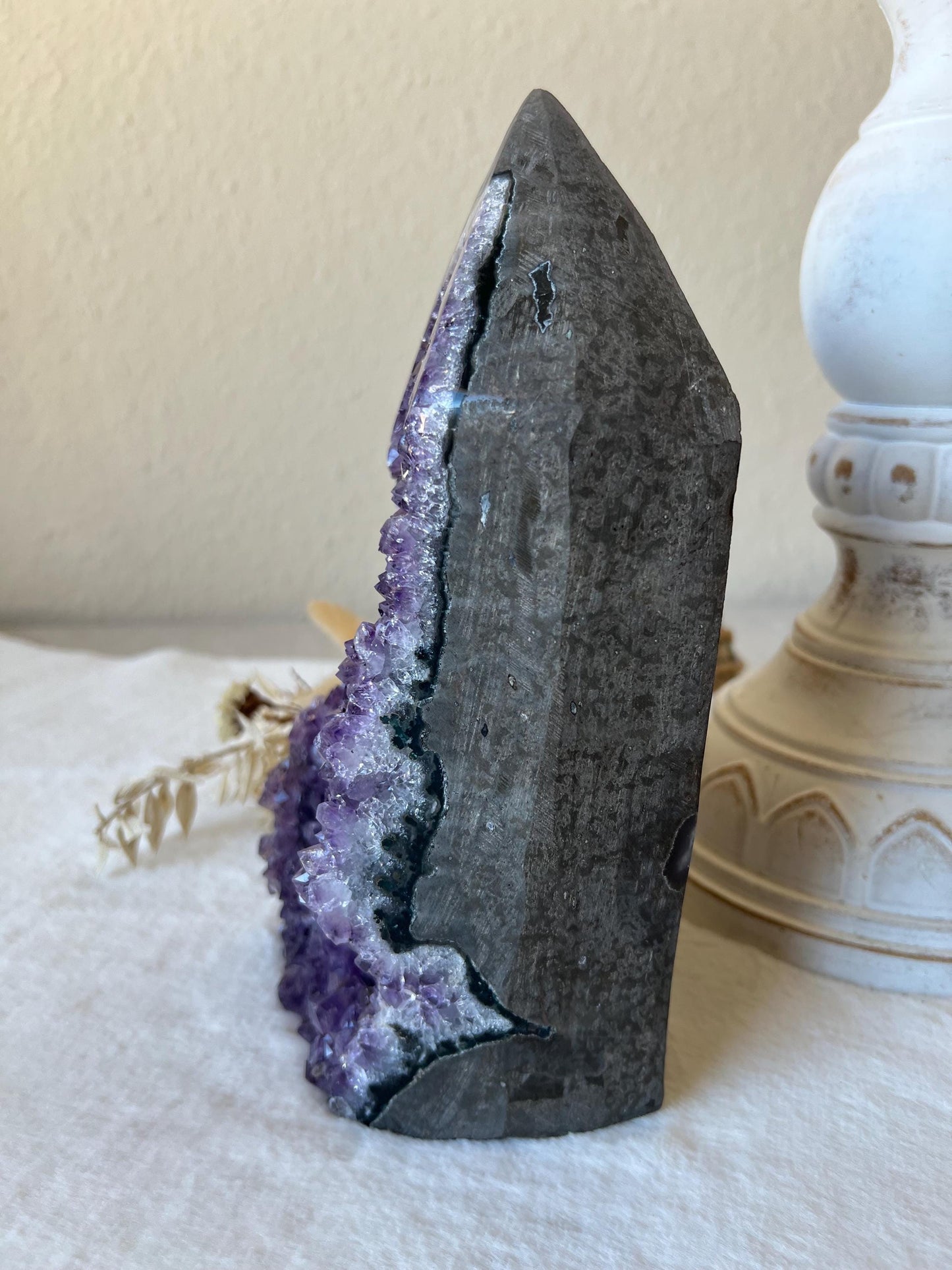 Amethyst Türme tief lila