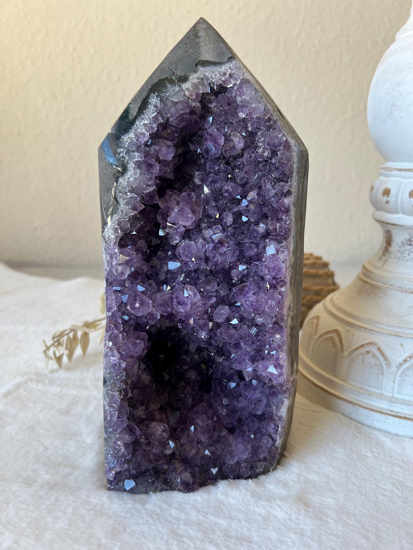 Amethyst Türme tief lila