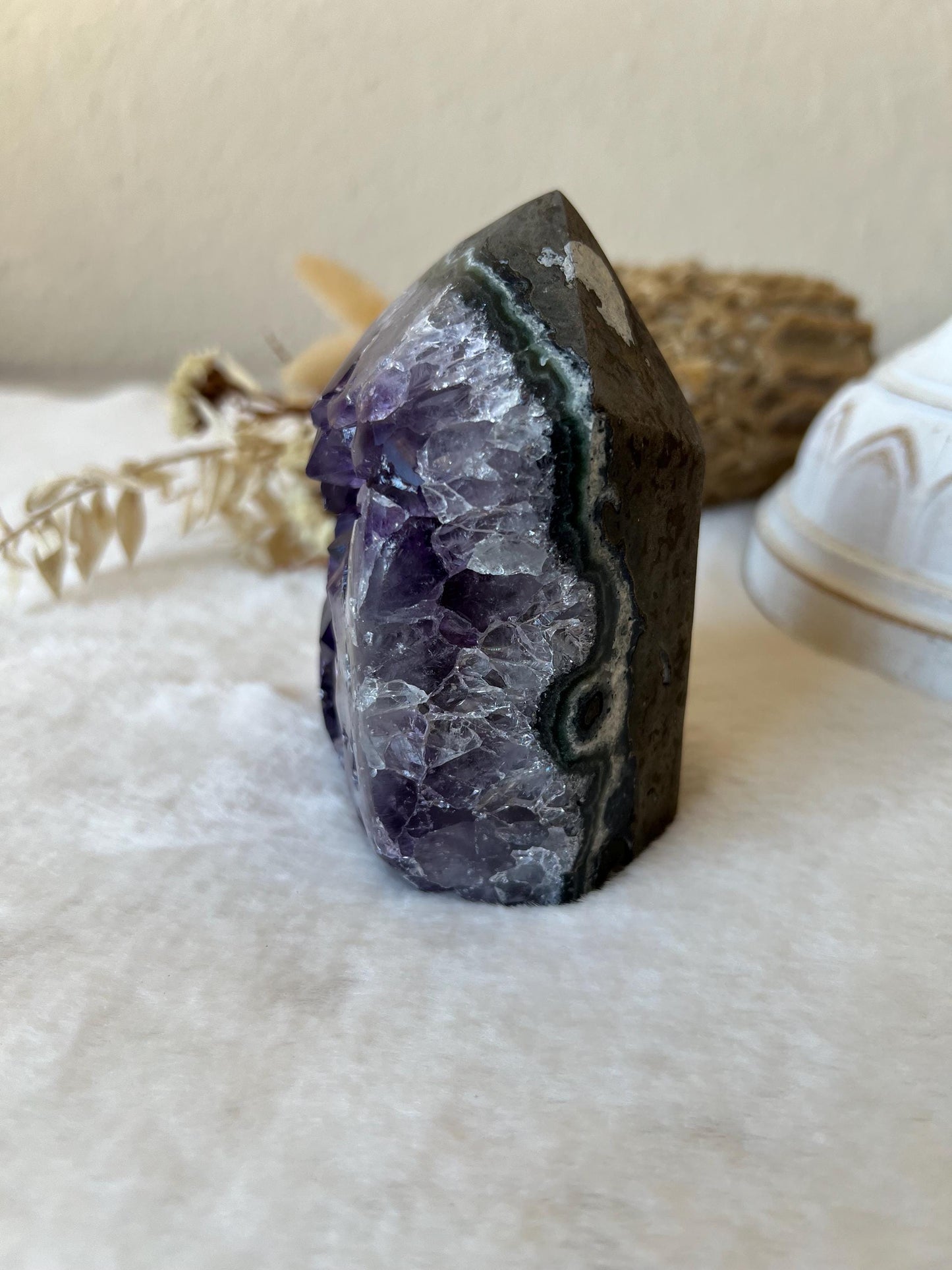 Amethyst Türme tief lila