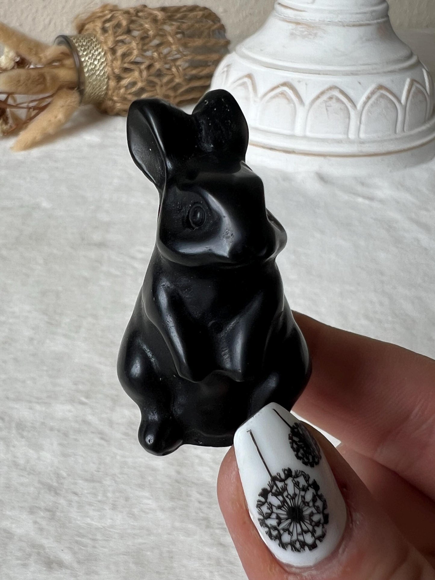 Hasen aus Bergkristall, Rosenquarz, Aventurin und Obsidian
