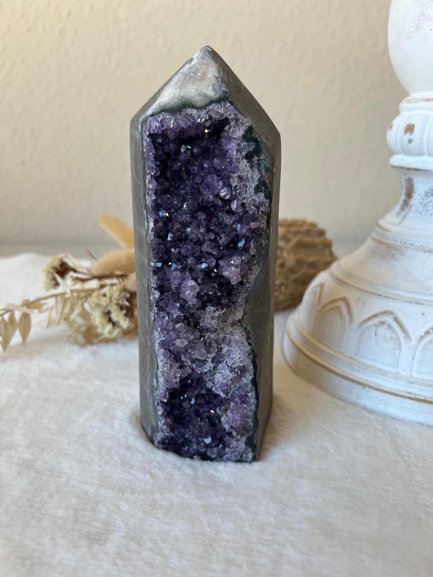 Amethyst Türme tief lila