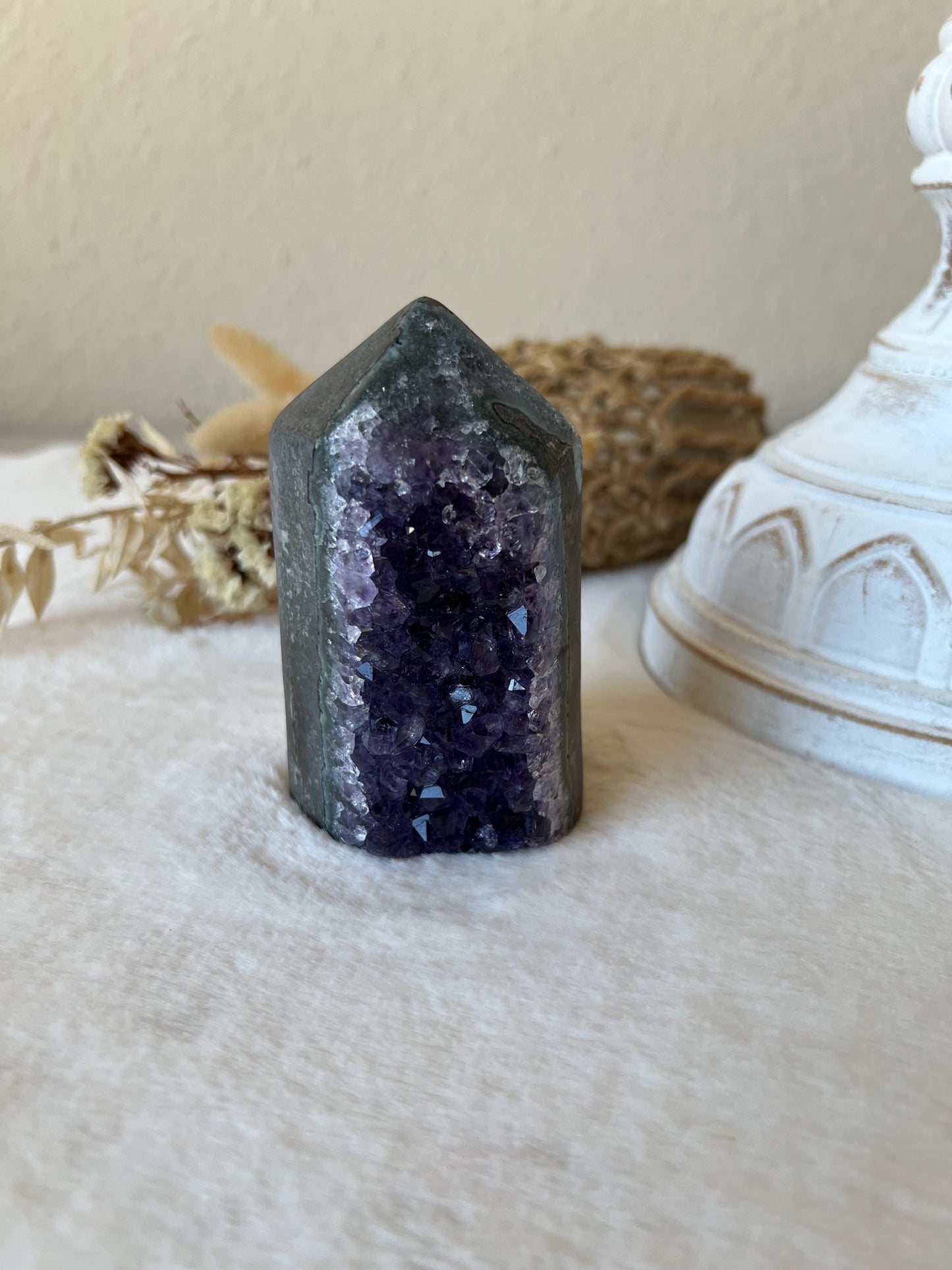 Amethyst Türme tief lila