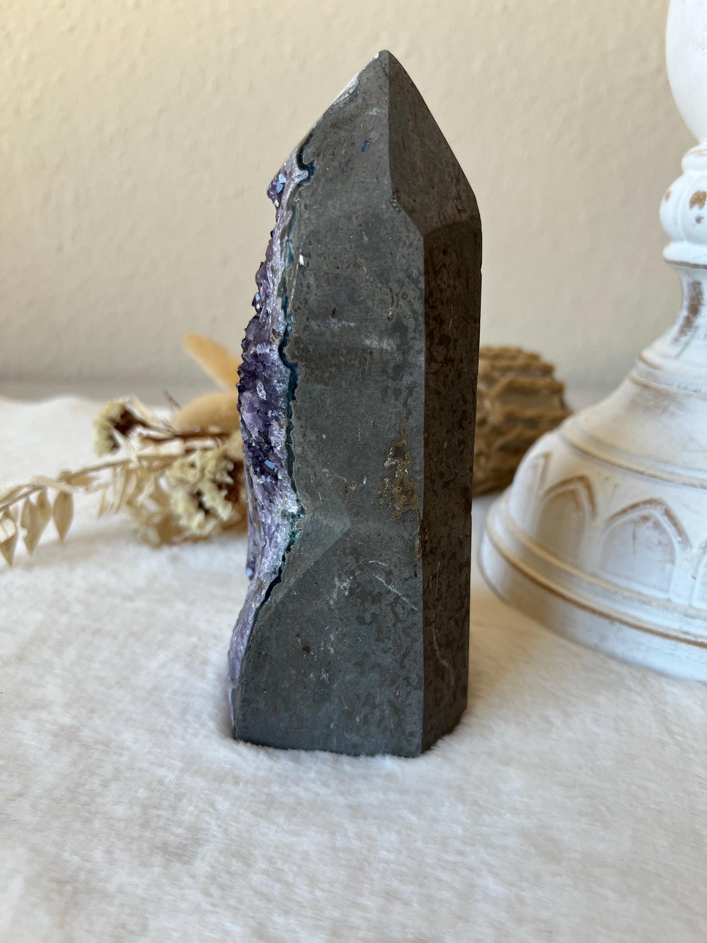 Amethyst Türme tief lila