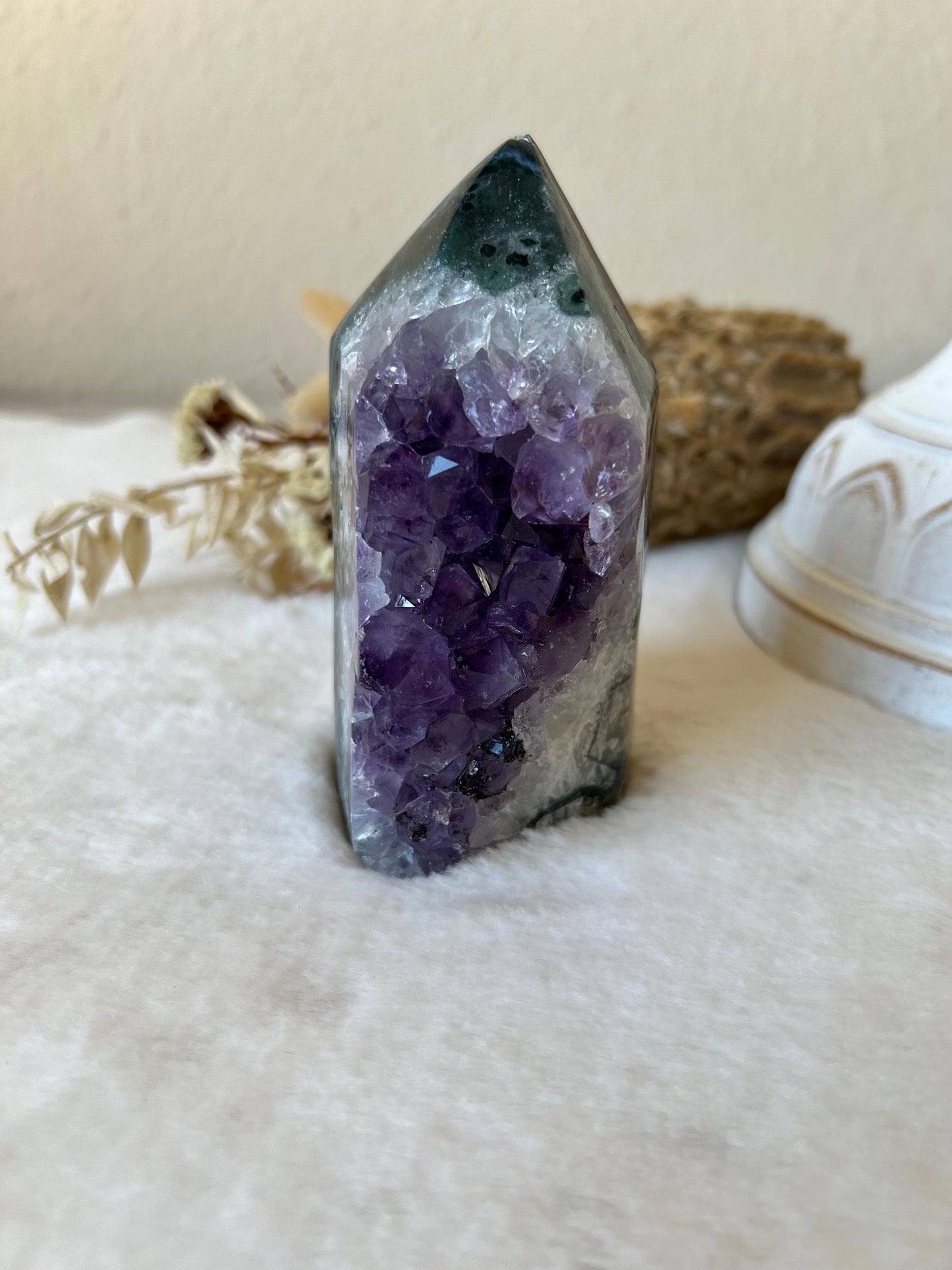 Amethyst Türme tief lila