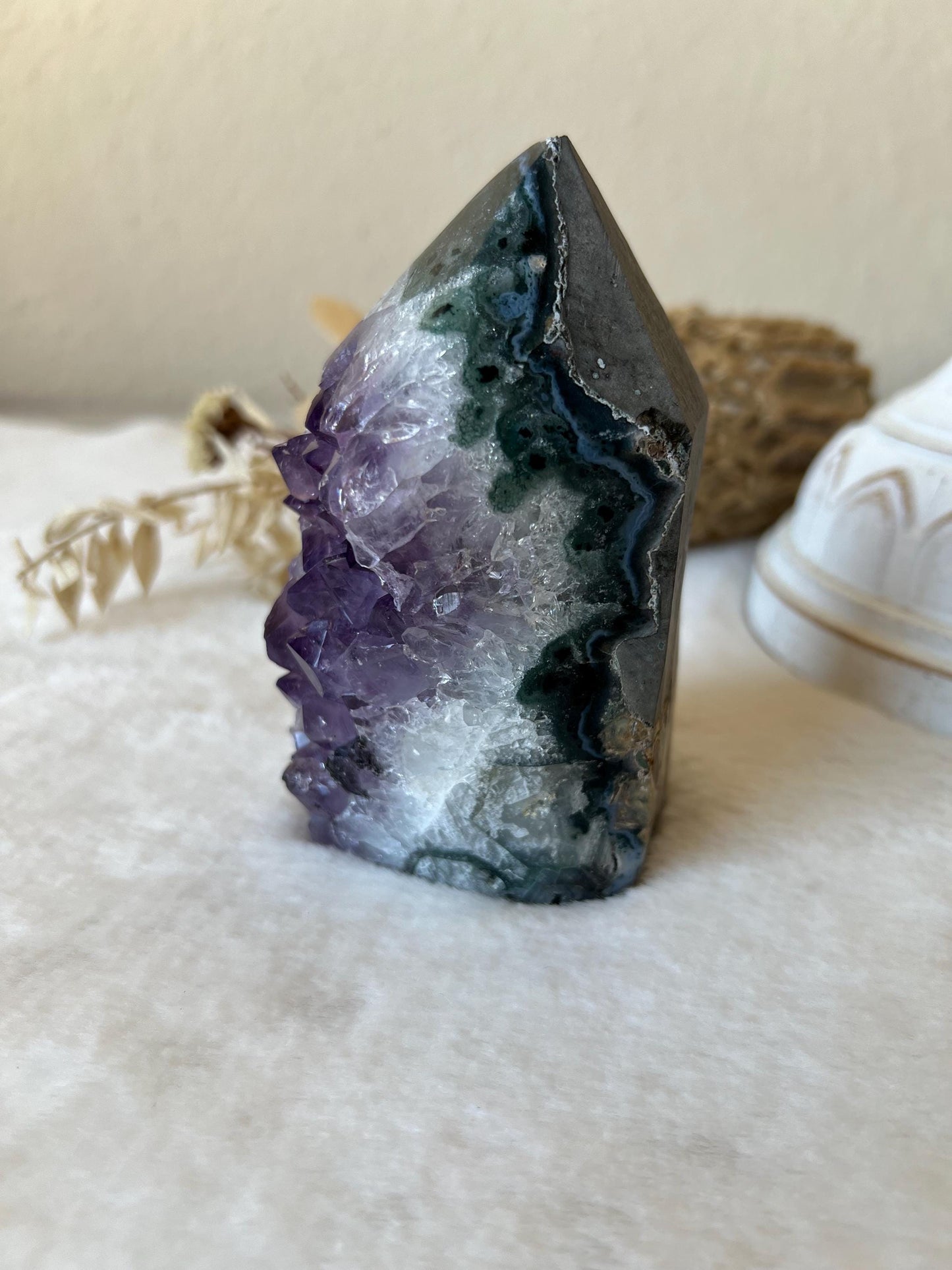 Amethyst Türme tief lila