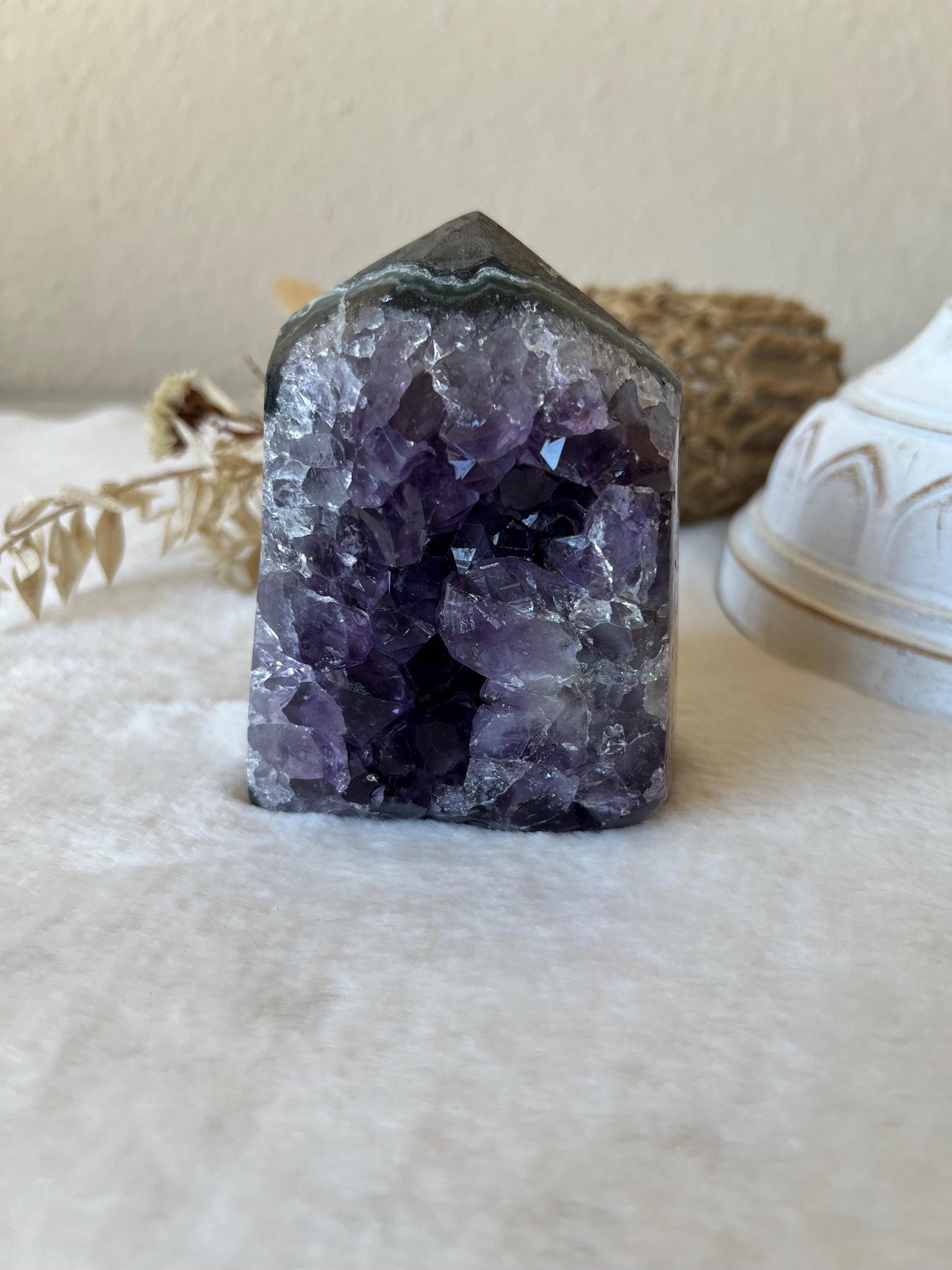 Amethyst Türme tief lila