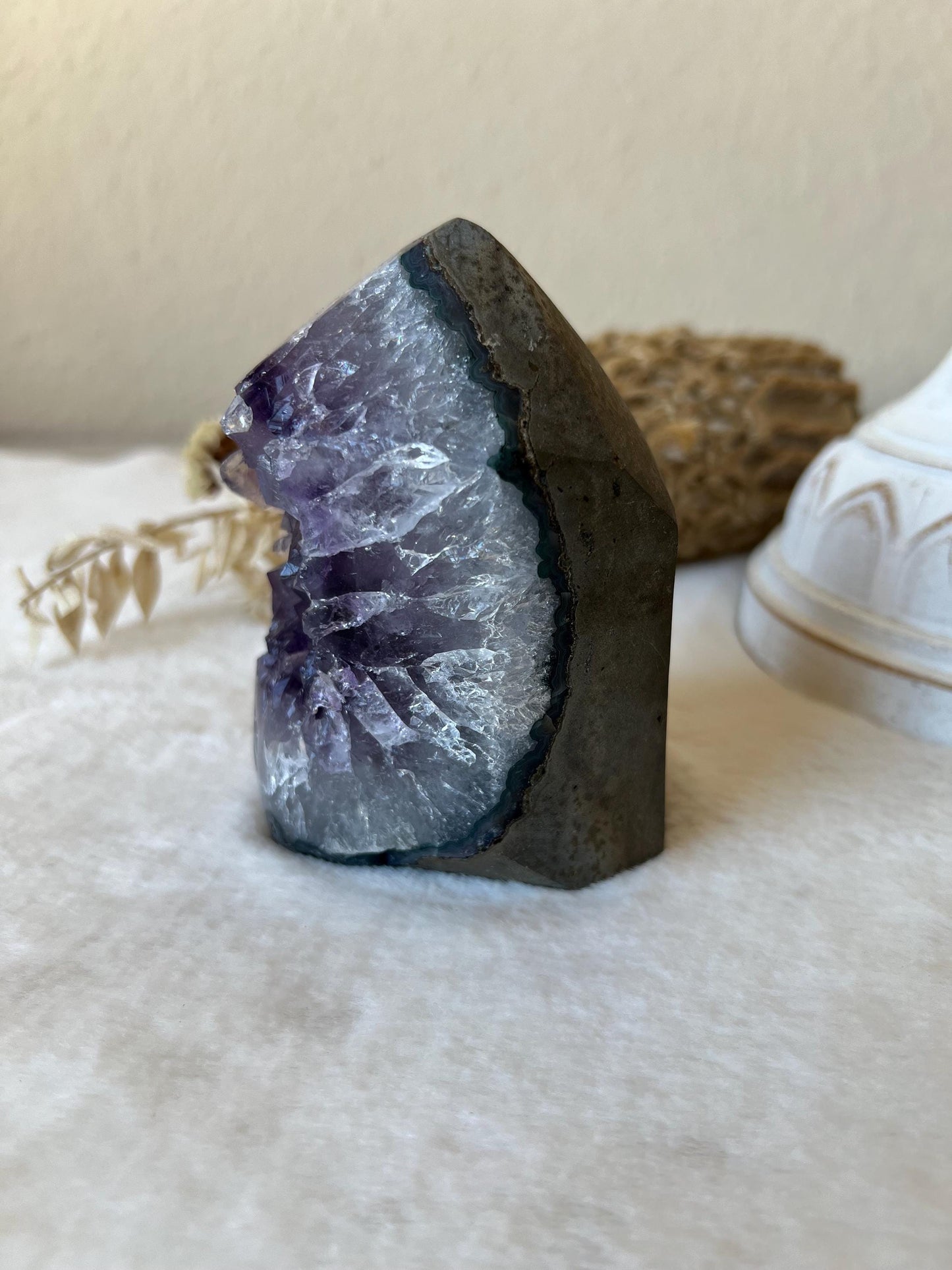 Amethyst Türme tief lila