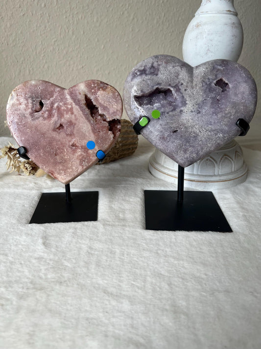 Pink Amethyst Herzen auf Halter