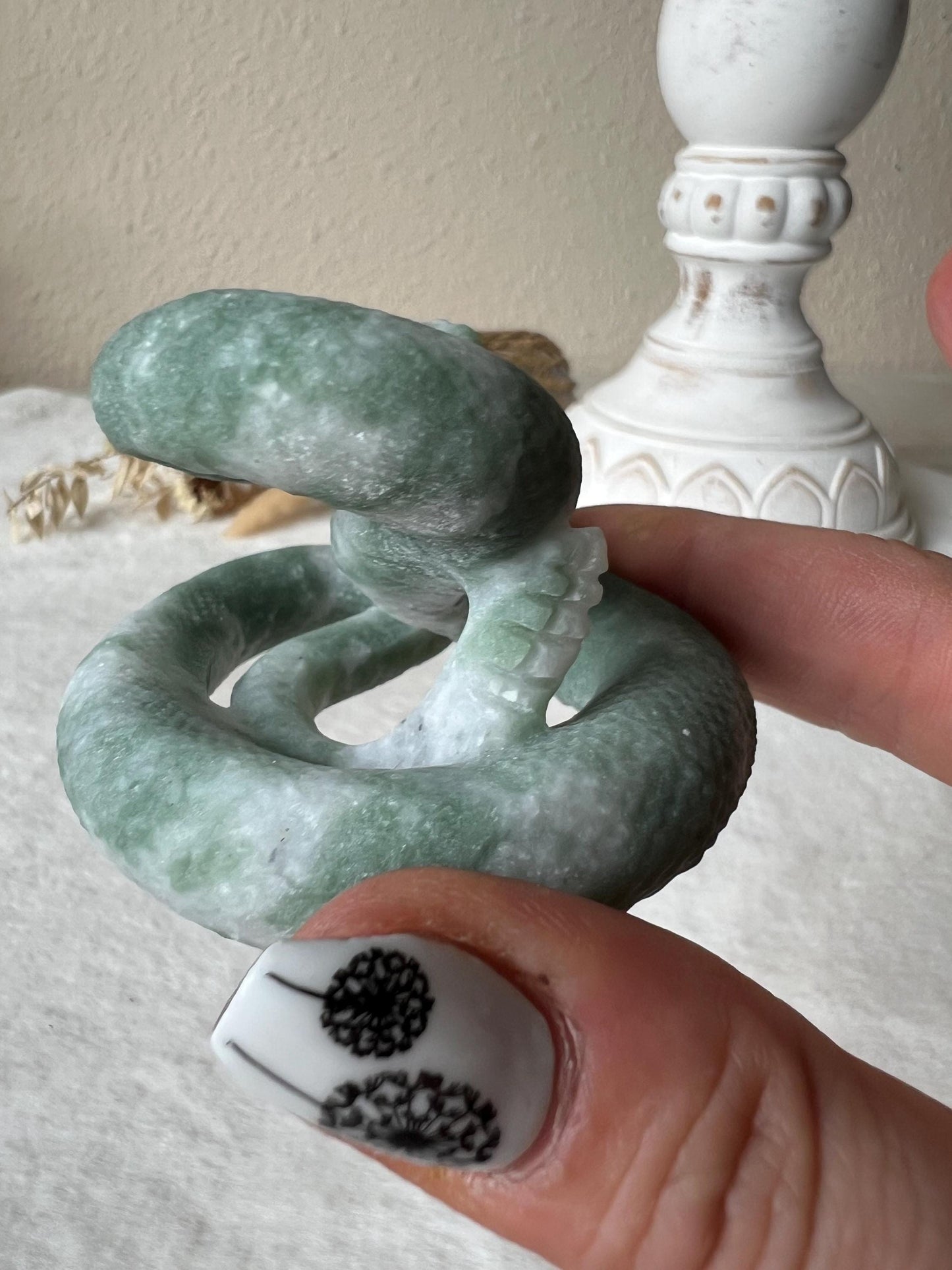 Schlangen Carving 3D aus Jade und Granat
