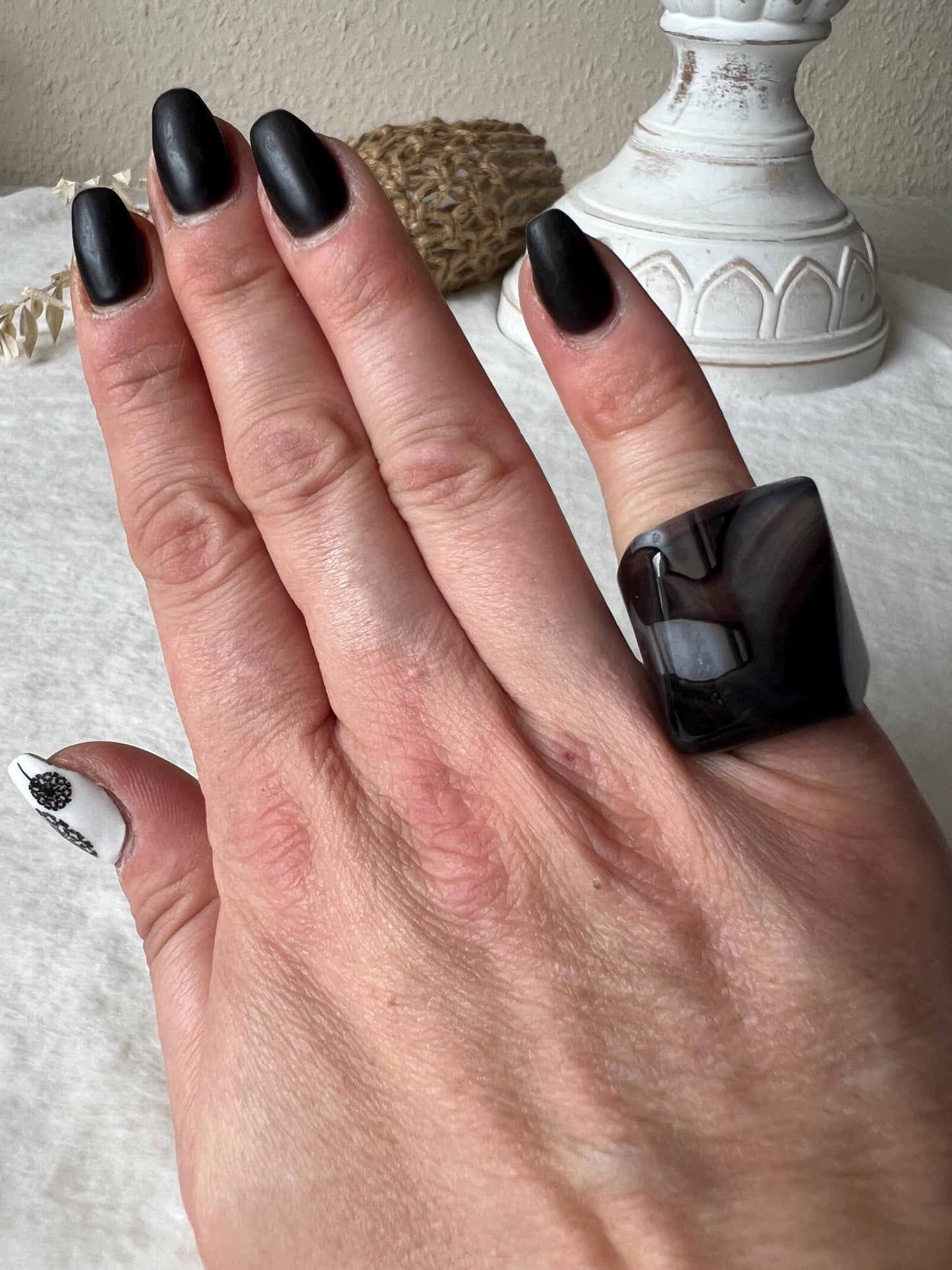 Achat Ringe dunkel mit Bänderung