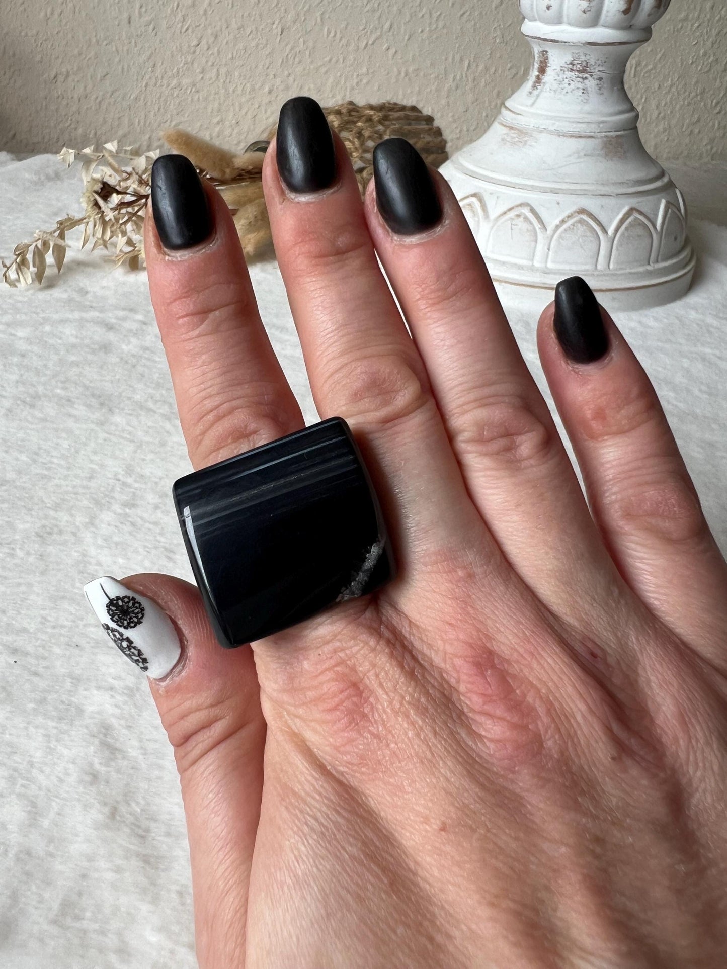 Achat Ringe dunkel mit Bänderung