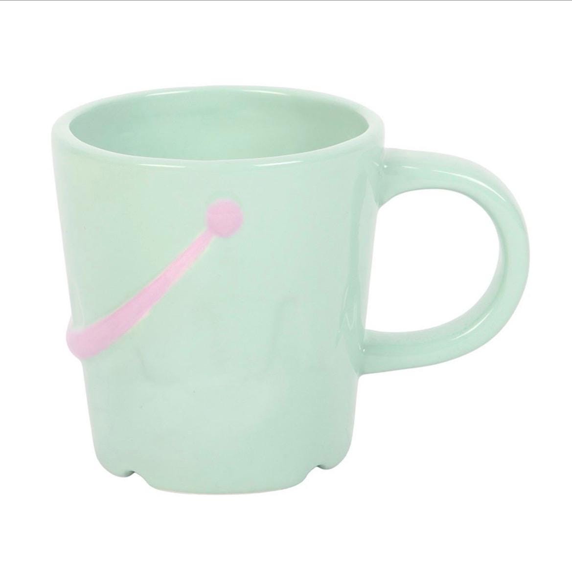 Beach Bucket Mug | Strand Tasse | Sommer Tasse | Eimer Tasse mit Schaufel | Pastell Tasse | Coastal Mug | Geschenk für Strandliebhaber