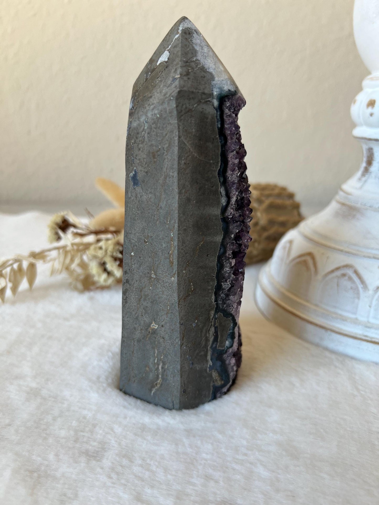 Amethyst Türme tief lila