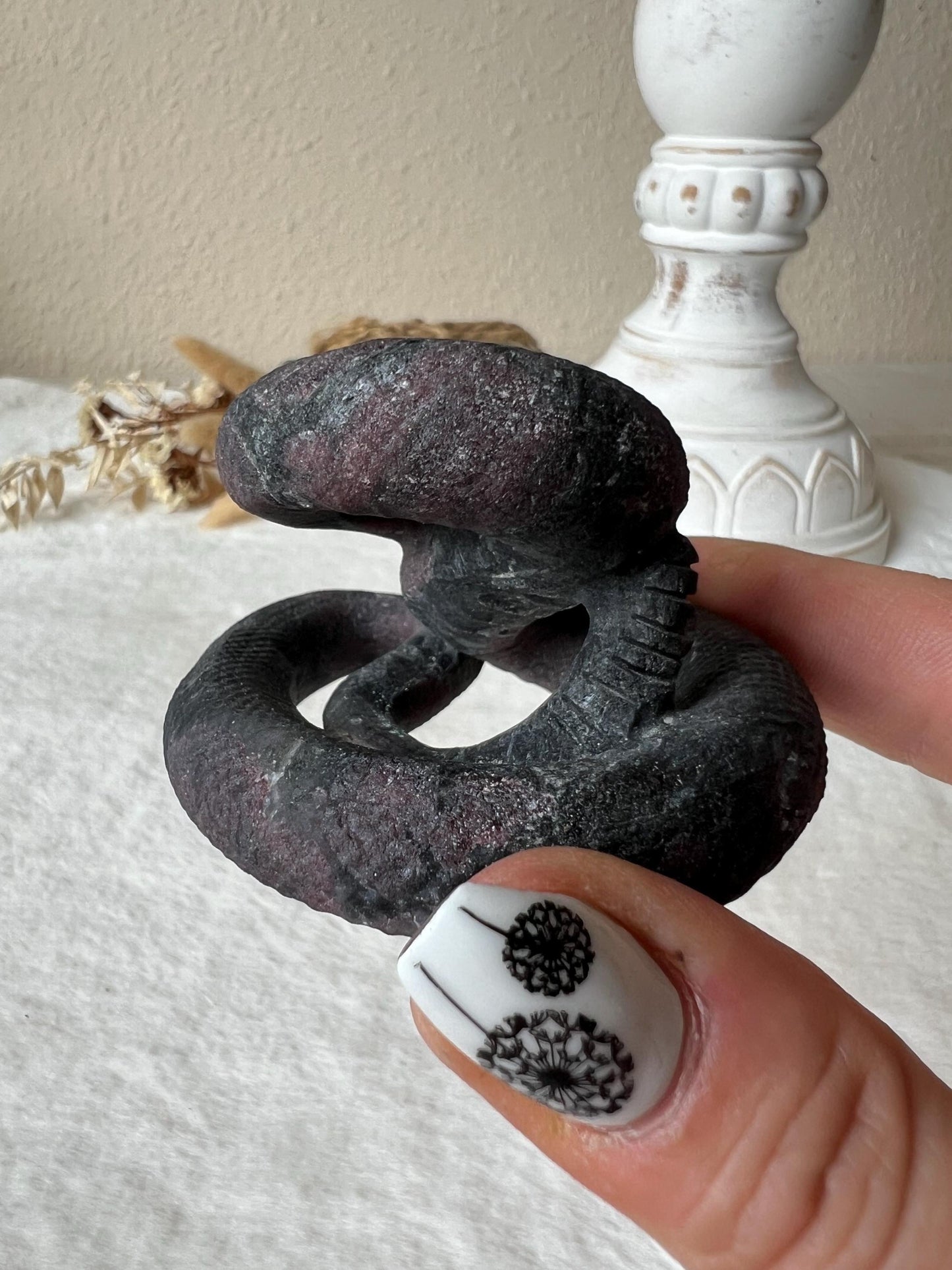 Schlangen Carving 3D aus Jade und Granat