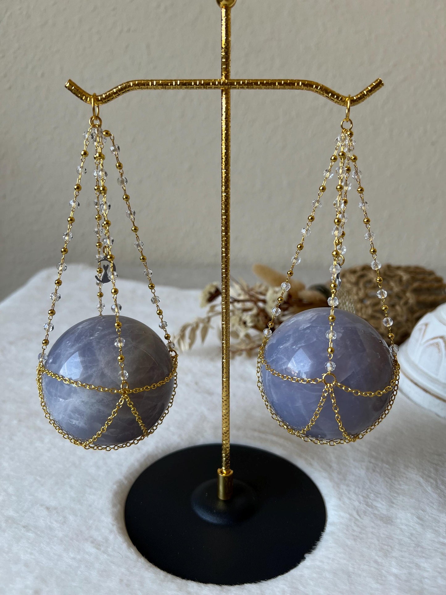 Hängender Waage Kugelhalter Gold und Silber