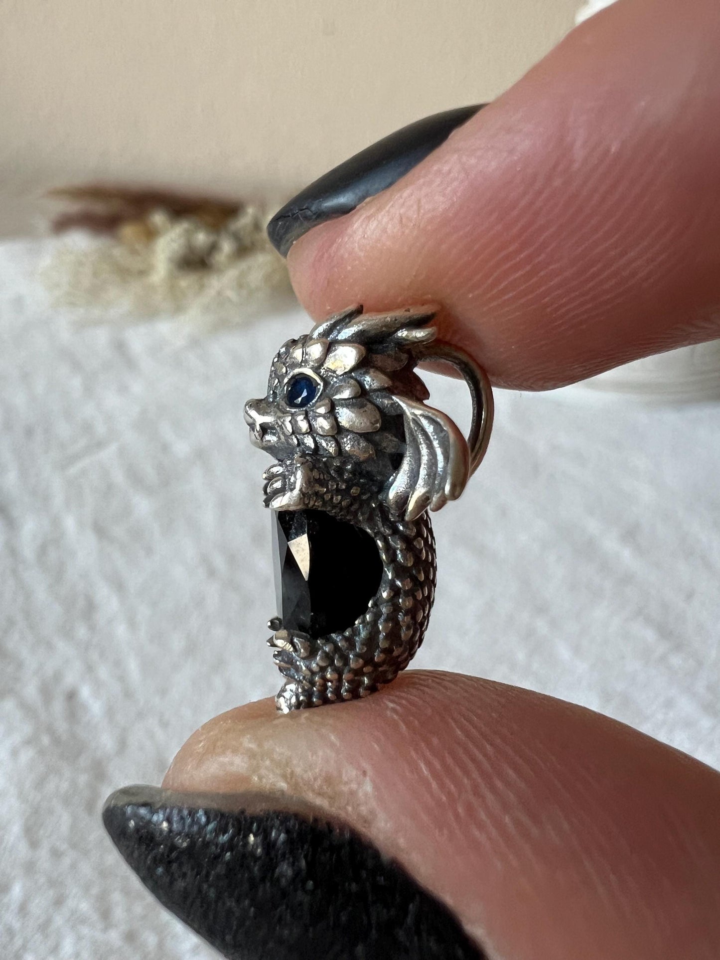 Drachen Kettenanhänger Obsidian und Amethyst 925 Silber