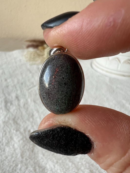 Schwarzer Opal Kettenanhänger 925 Silber