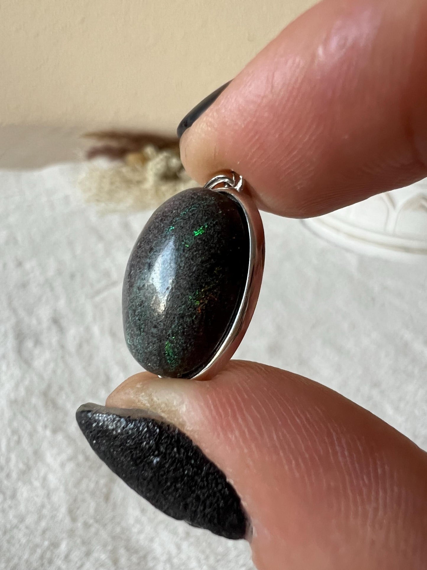 Schwarzer Opal Kettenanhänger 925 Silber