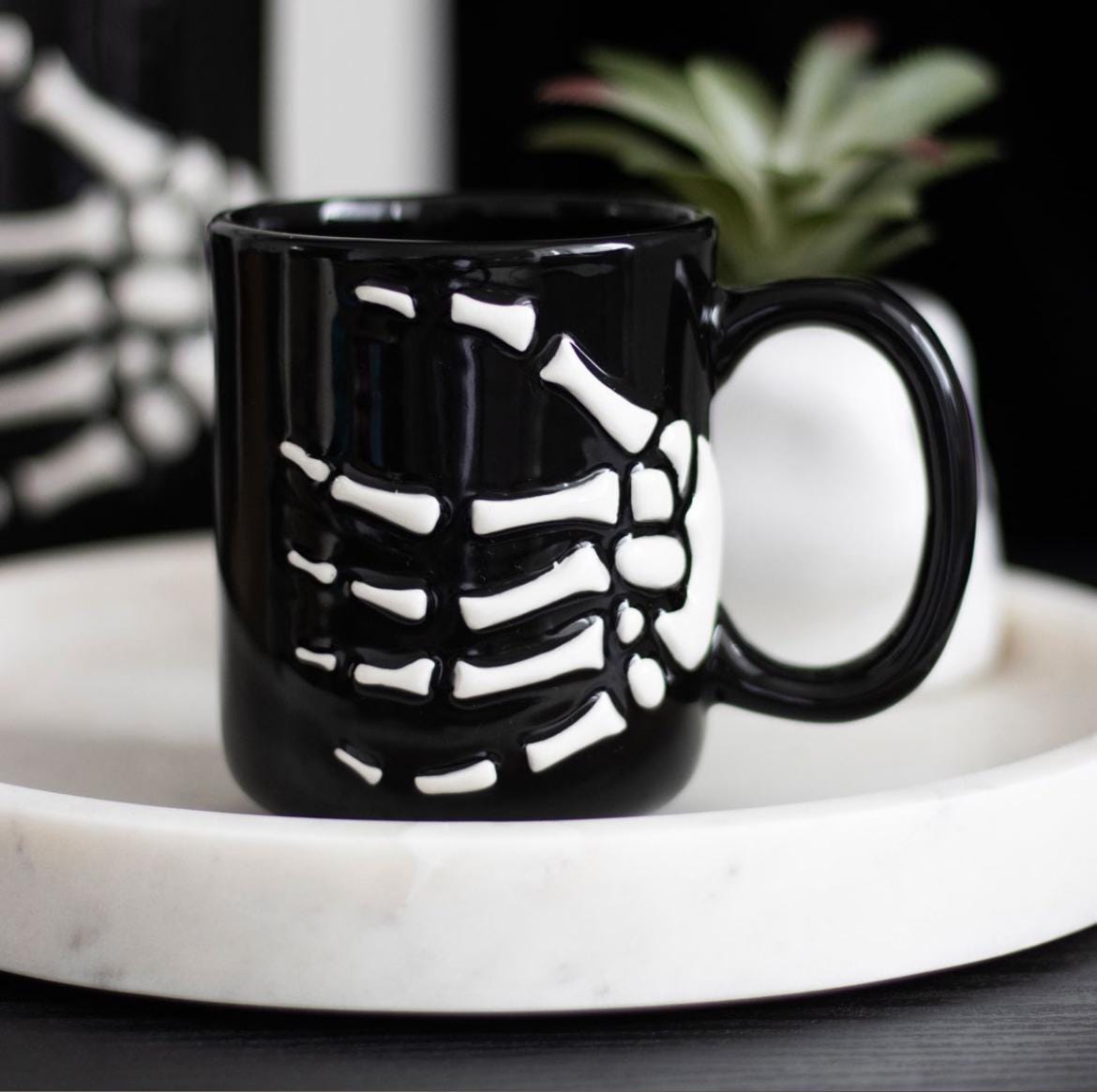 Skeletthand Tasse / Skeleton Hand Mug
