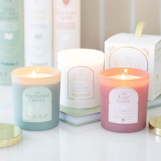 Storybook Kerze | The Enchanted Library, The Story of Serenity & The Love Letter | Buchliebhaber Geschenk | Duftkerze | Booklover Candle
