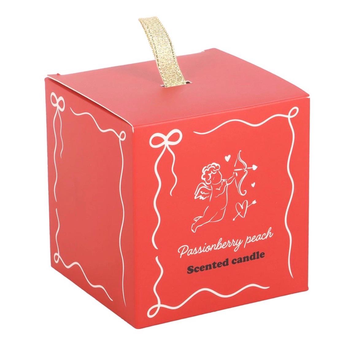 Cherub’s Kiss Duftkerze | Passionsfrucht & Pfirsich | Valentinstag Geschenk | Romantische Duftkerze | Amor Kerze