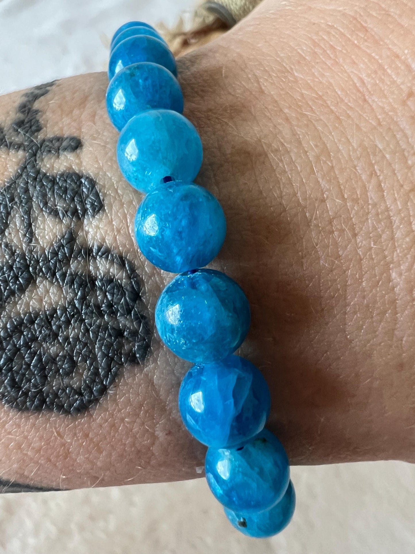 Apatit Armband 6 mm oder 8 mm | Hochwertiger blauer Apatit | Edelstein Armband | Naturstein Schmuck