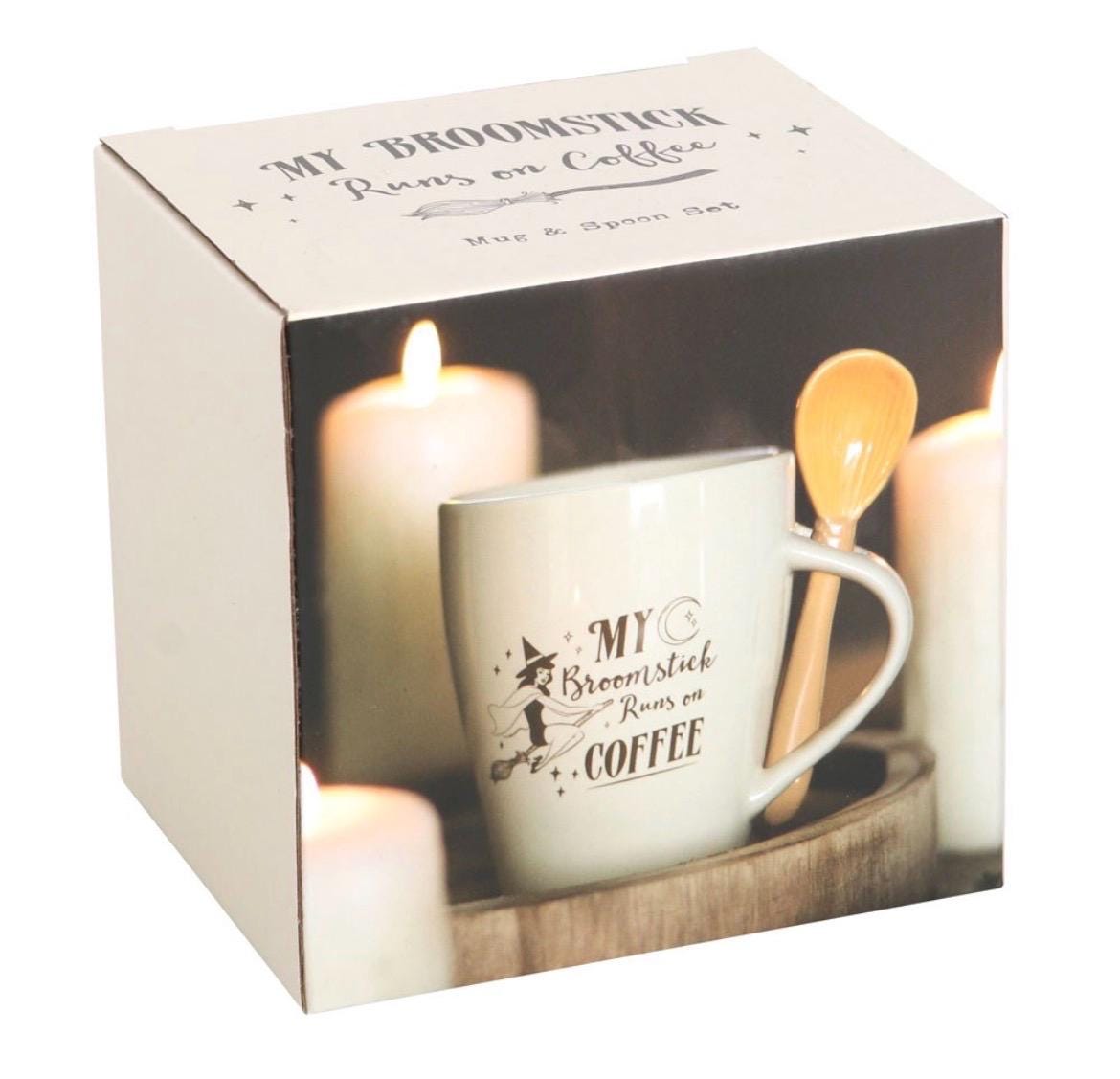 My Broomstick Runs on Coffee – Hexen Tasse mit Löffel