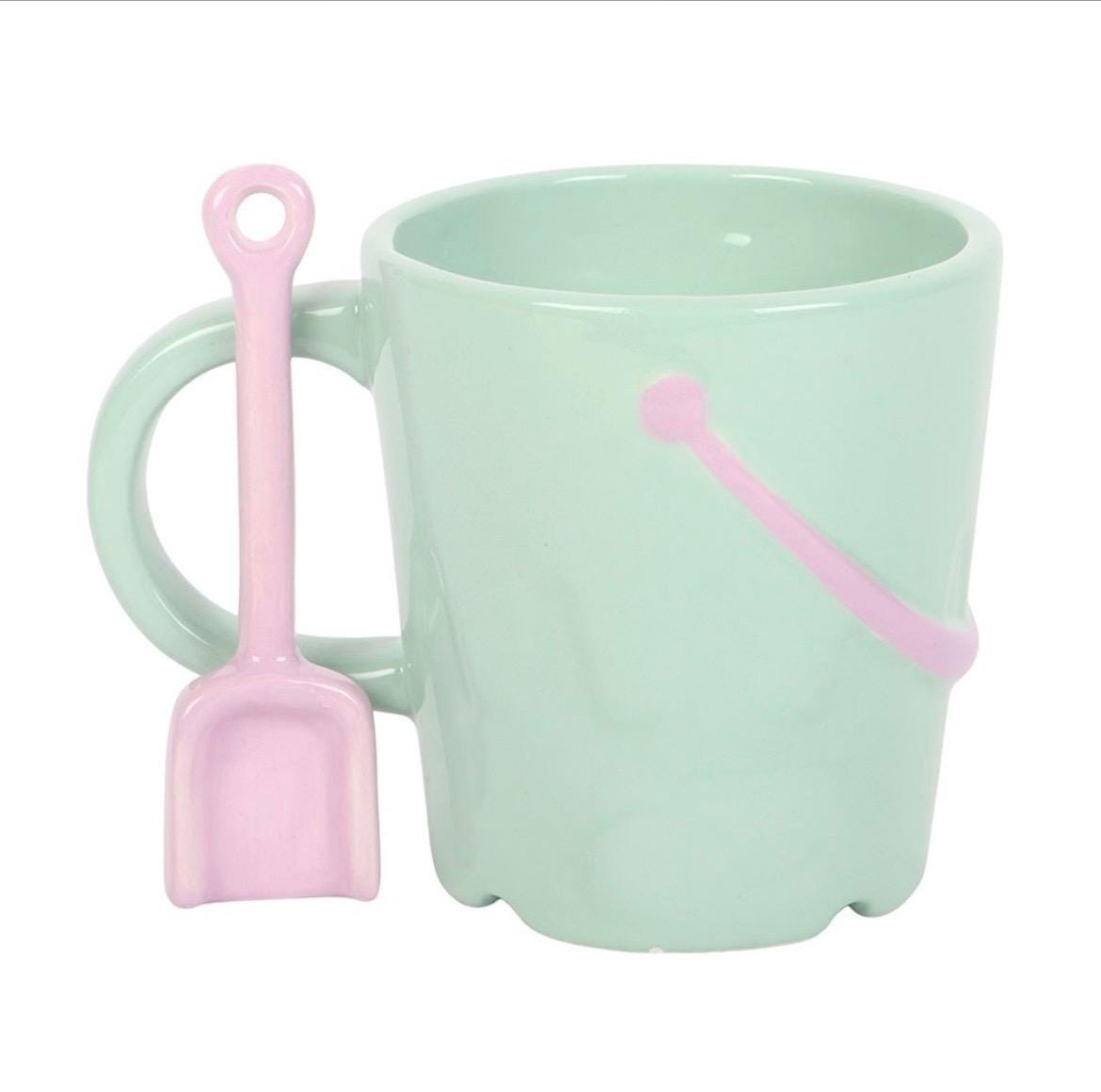 Beach Bucket Mug | Strand Tasse | Sommer Tasse | Eimer Tasse mit Schaufel | Pastell Tasse | Coastal Mug | Geschenk für Strandliebhaber