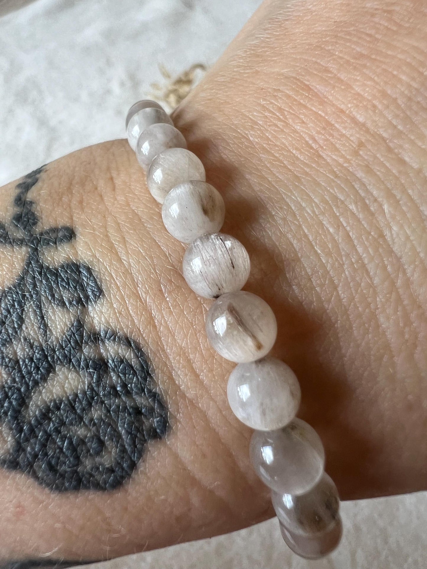 Rabbit Hair Quarz Armband | Kaninchenhaarquarz Edelstein Armband | Natürlicher Kristallschmuck | Unikat