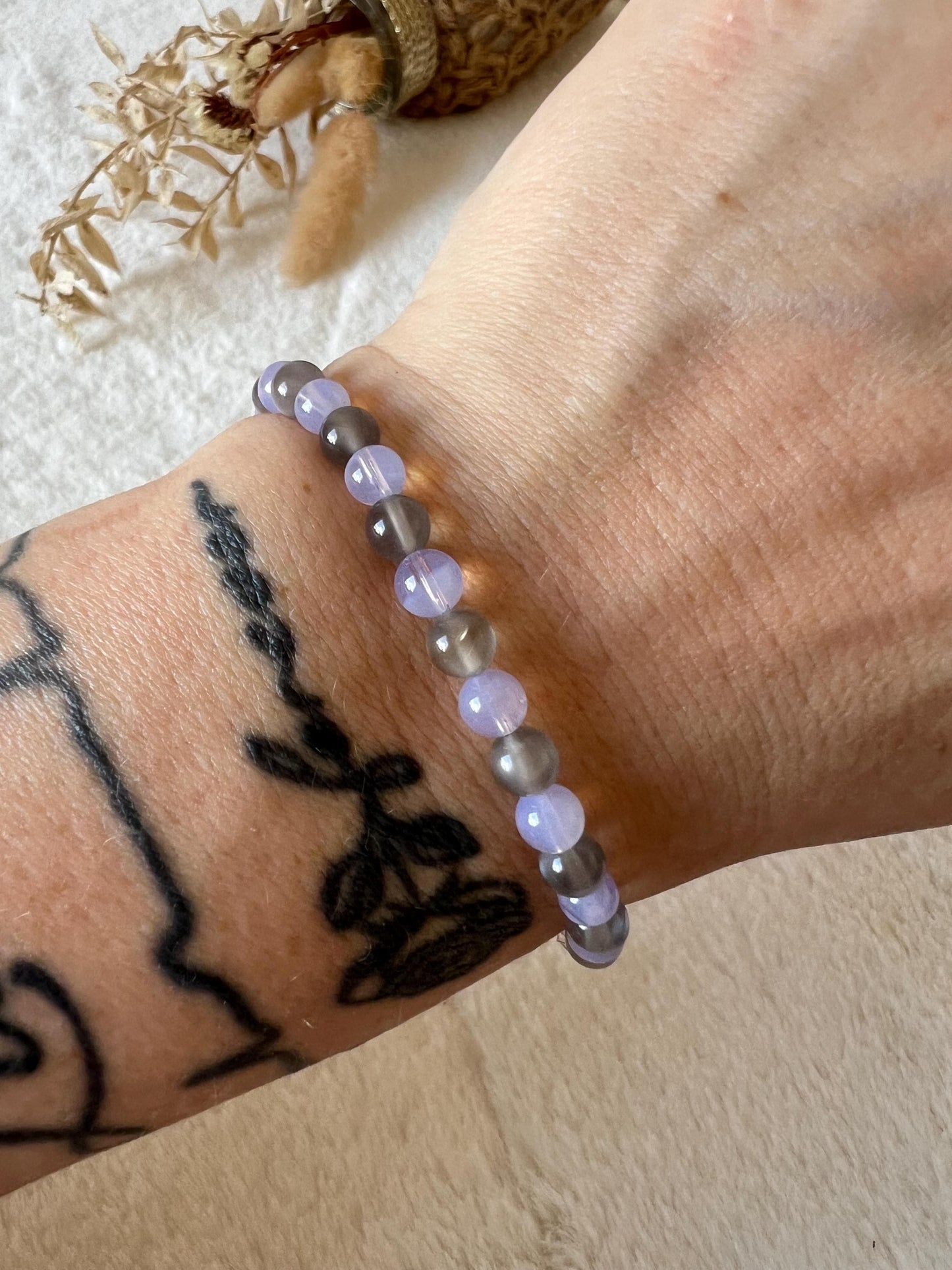 Lavendel Mondquarz & Grauer Mondstein Armband | Mondstein Schmuck | Filigranes Edelstein Armband | Naturstein Schmuck | Mondenergie