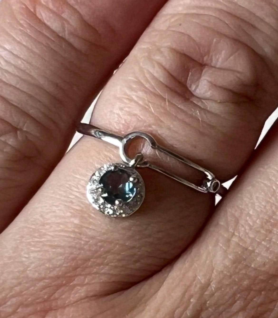 London Blue Topas Ring | Beweglicher Edelstein | Moissanite | Sterling Silber | Geschenk für Damen
