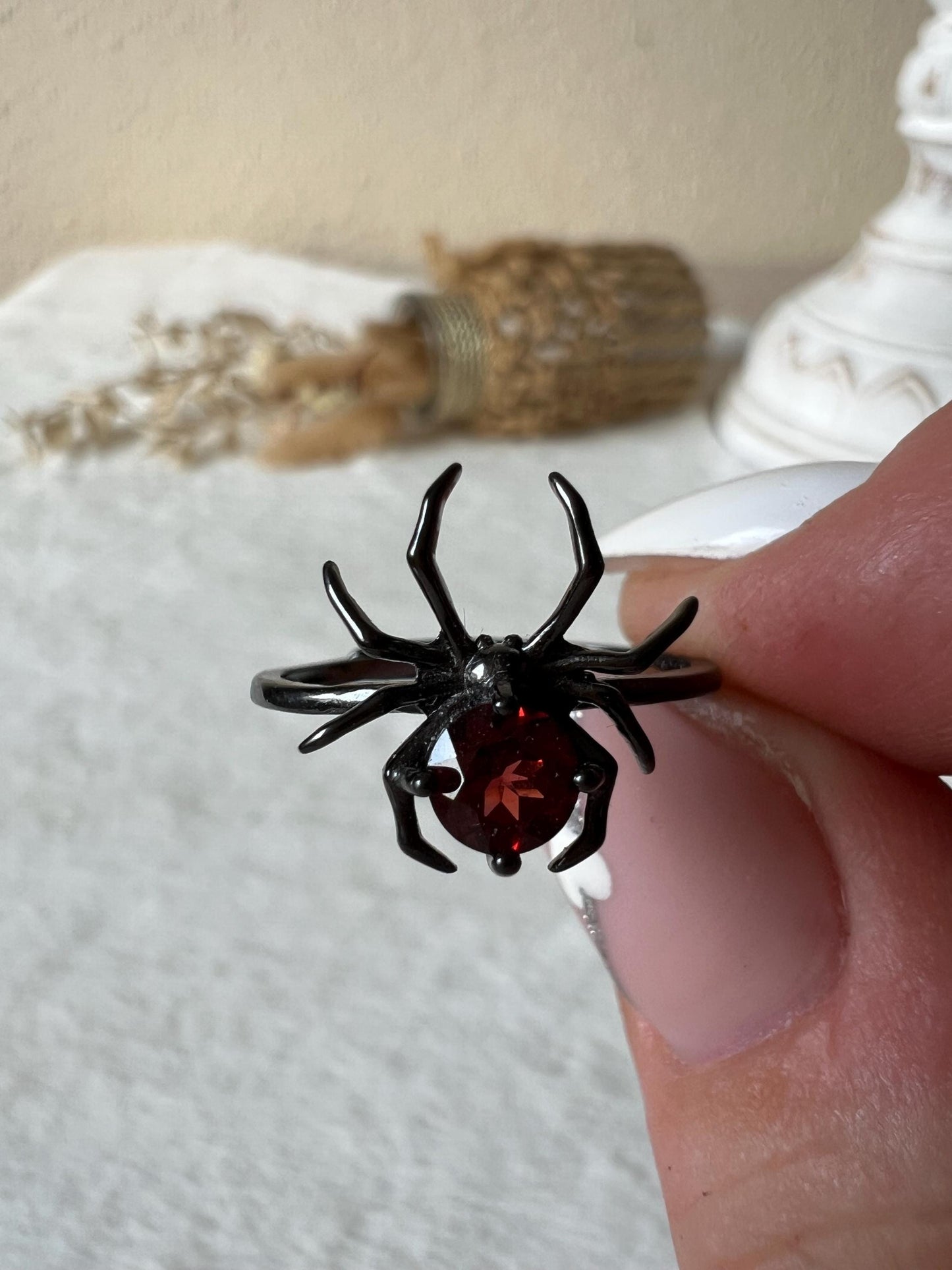 Granat Spinnen Ring – 925 Silber | Echter Granat | Gothic Ring | Edelsteinring | Größenverstellbar | Geschenk
