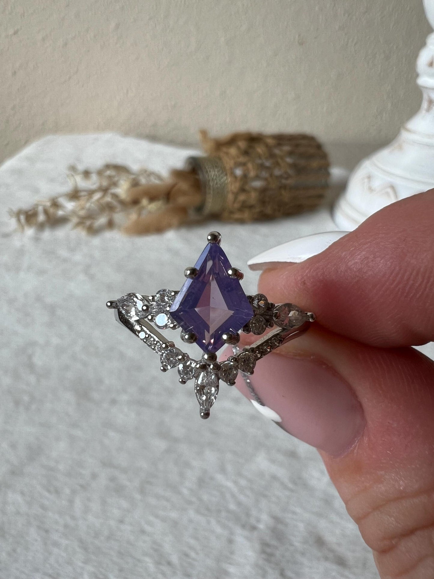Lavendel Mondquarz Ring – 925 Silber | Echter Lavendel Mondquarz | Edelsteinring | Größenverstellbar | Geschenk