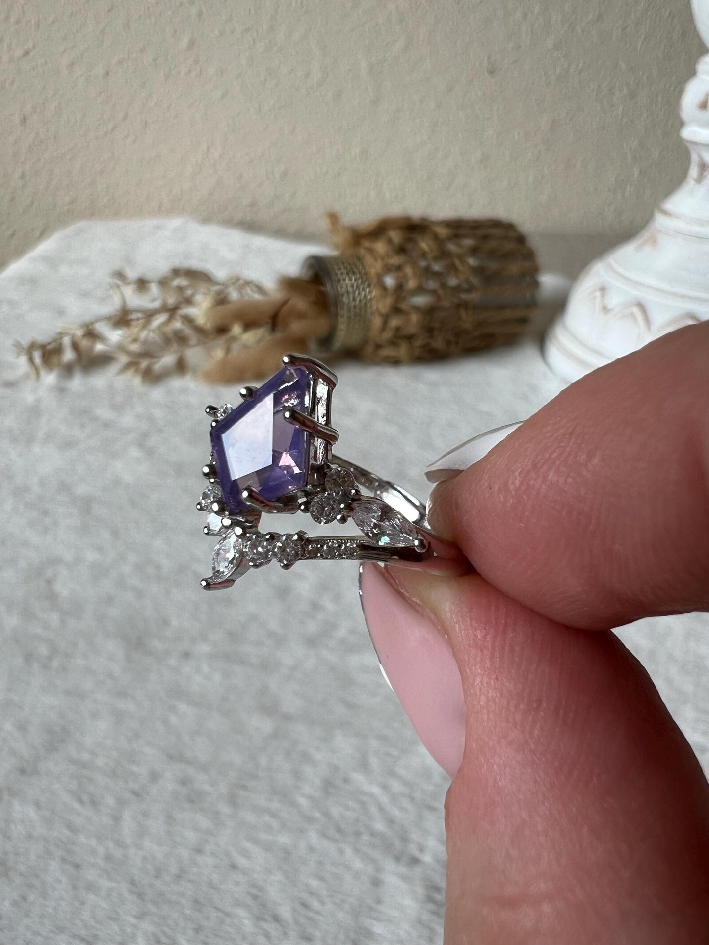 Lavendel Mondquarz Ring – 925 Silber | Echter Lavendel Mondquarz | Edelsteinring | Größenverstellbar | Geschenk